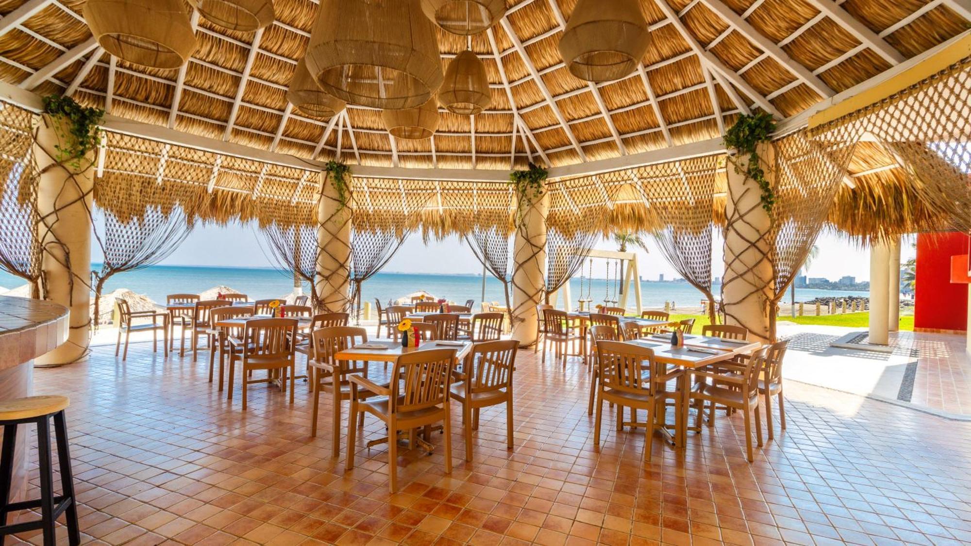 Camino Real Veracruz Exterior foto Restaurant in the resort